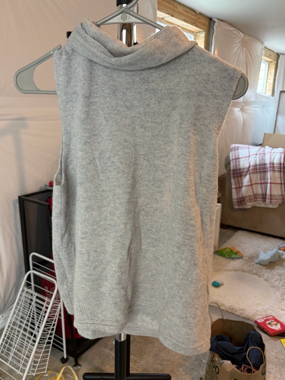 Garnet hill 100% cashmere turtleneck tank sweater